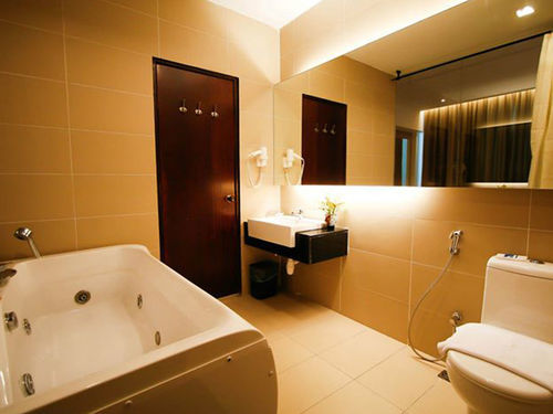 D Hotel เซริอิสกันดาร์ ภายนอก รูปภาพ